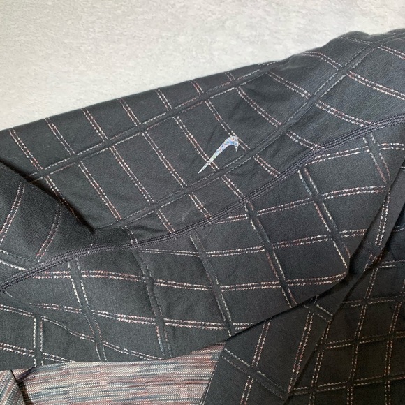 Nike Yoga Therma-FIT Luxe Robe Women's 2X Black Jacquard Tie Front Plaid Quilted - Picture 3 of 7